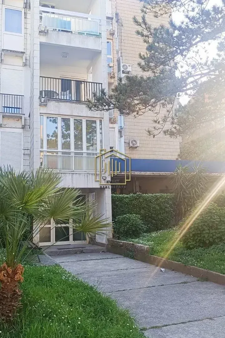Rent, one bedroom apartment, 51m², Centar, Budva