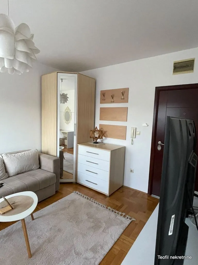 Prodaja, jednosoban stan, 28m², Novi Sad, Srbija