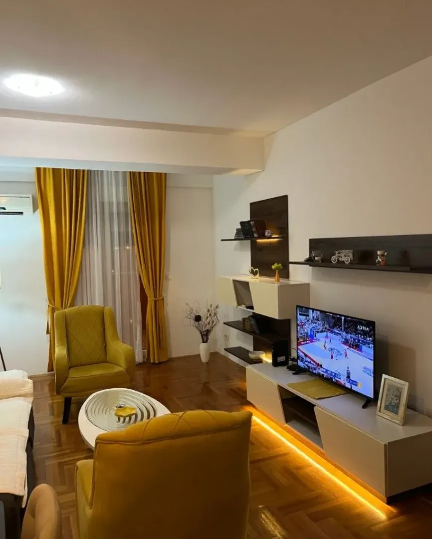 Izdavanje, jednosoban stan, 55m², City Kvart, Podgorica