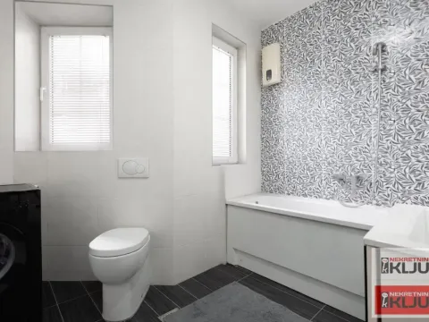 Prodaja, trosoban stan, 78m², Centar, Novi Sad - image 12
