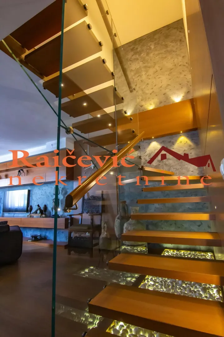 Izdavanje, stan, 189m², Vračar Hram, Vračar Sve Podlokacije