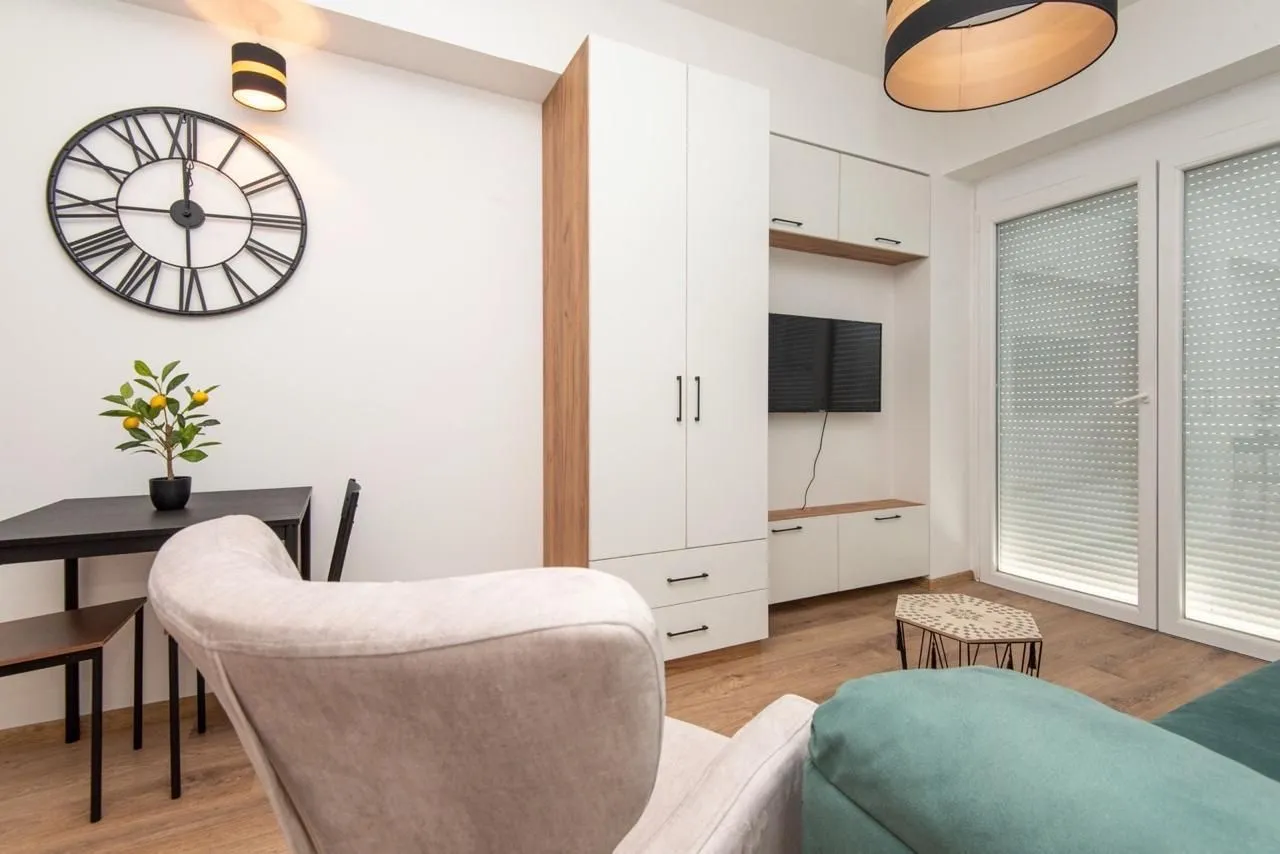 Rent, studio apartment, 26m², Centar, Bar
