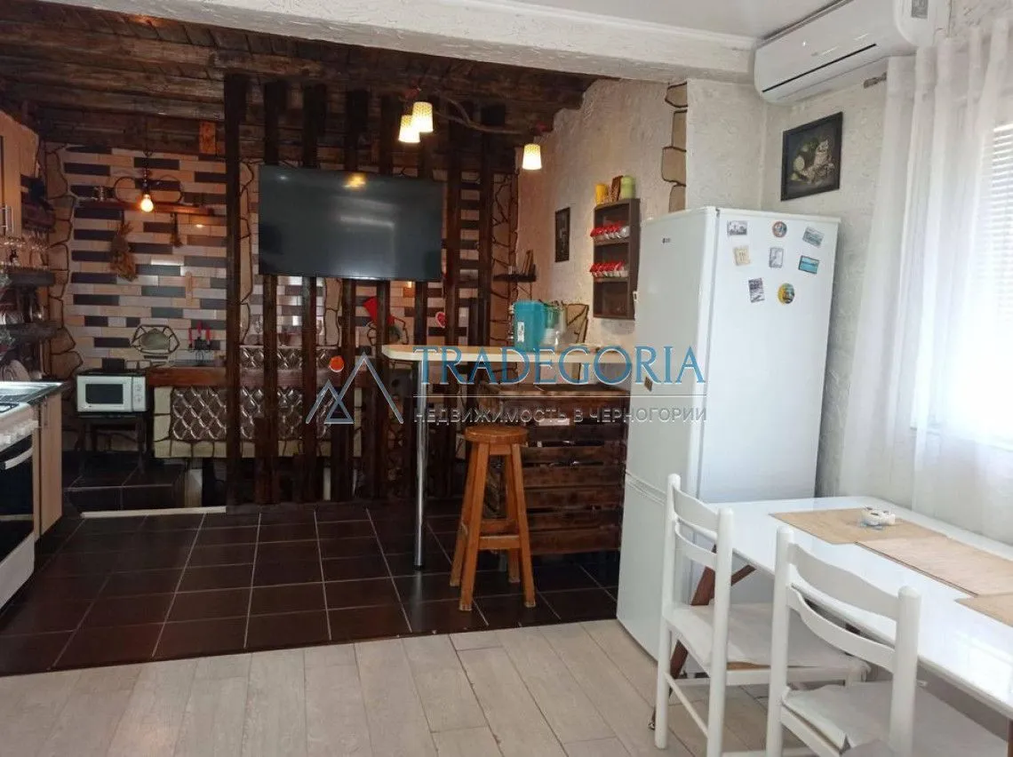 Prodaja, kuća, 210m², Dobra Voda, Bar