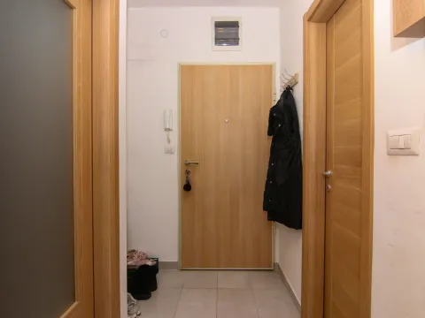 Rent, one bedroom apartment, 50m², Stari Aerodrom, Podgorica - image 8