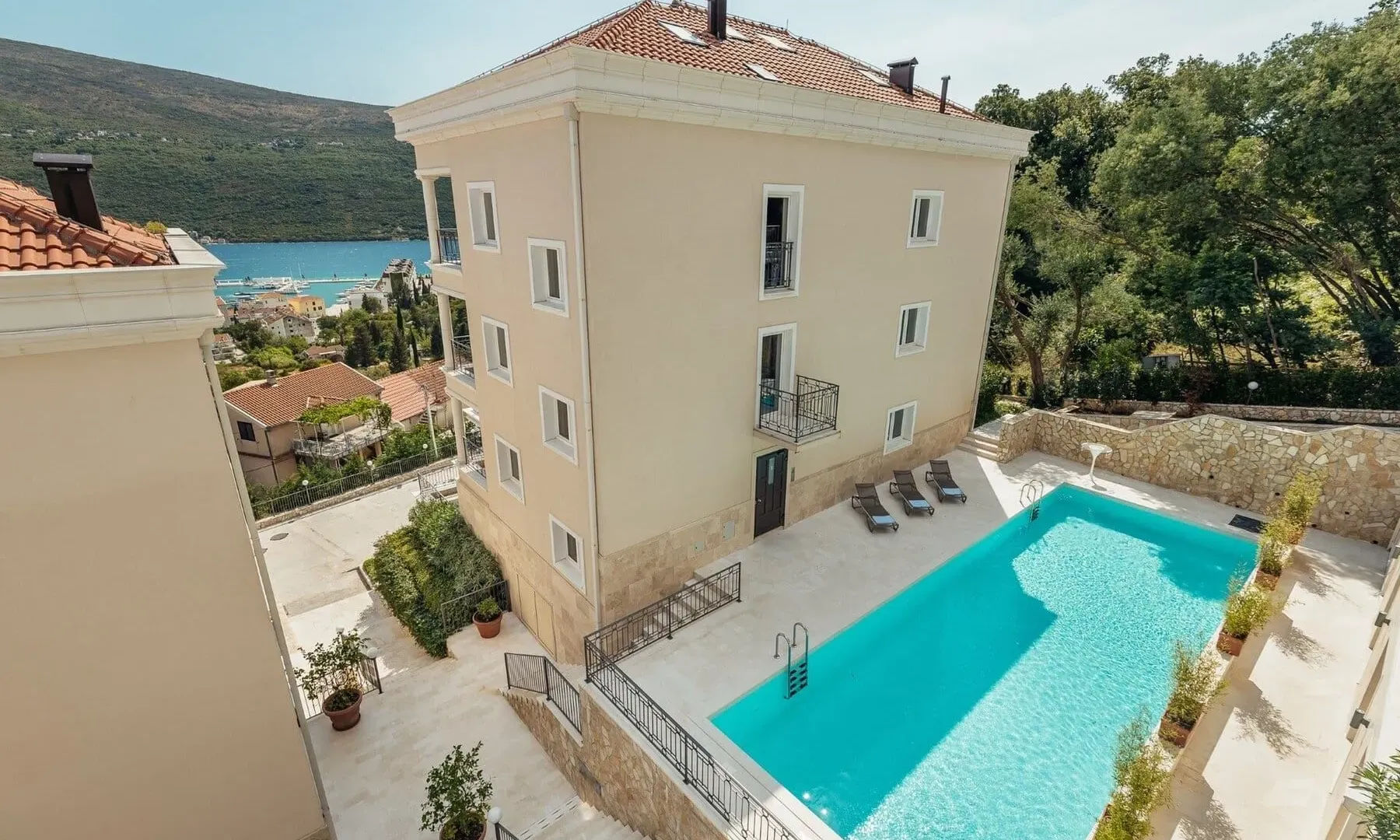 Sale, three bedroom apartment, 158m², Bunovići, Kotor