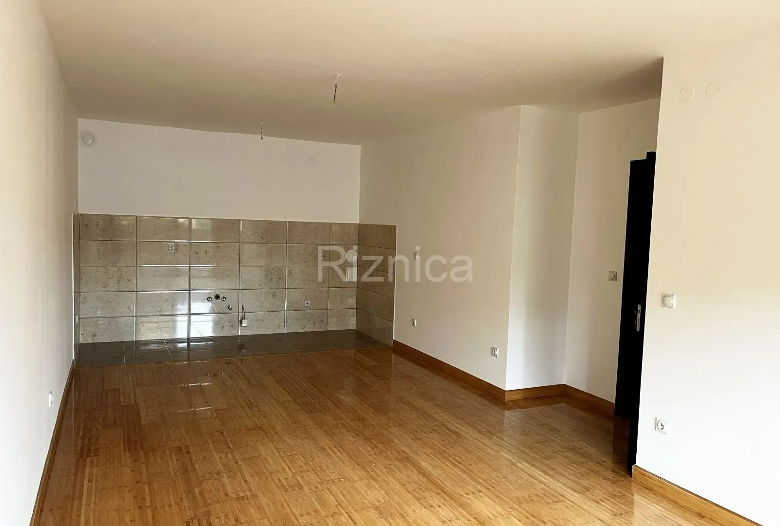 Sale, two bedroom apartment, 70m², Pantelej, Niš