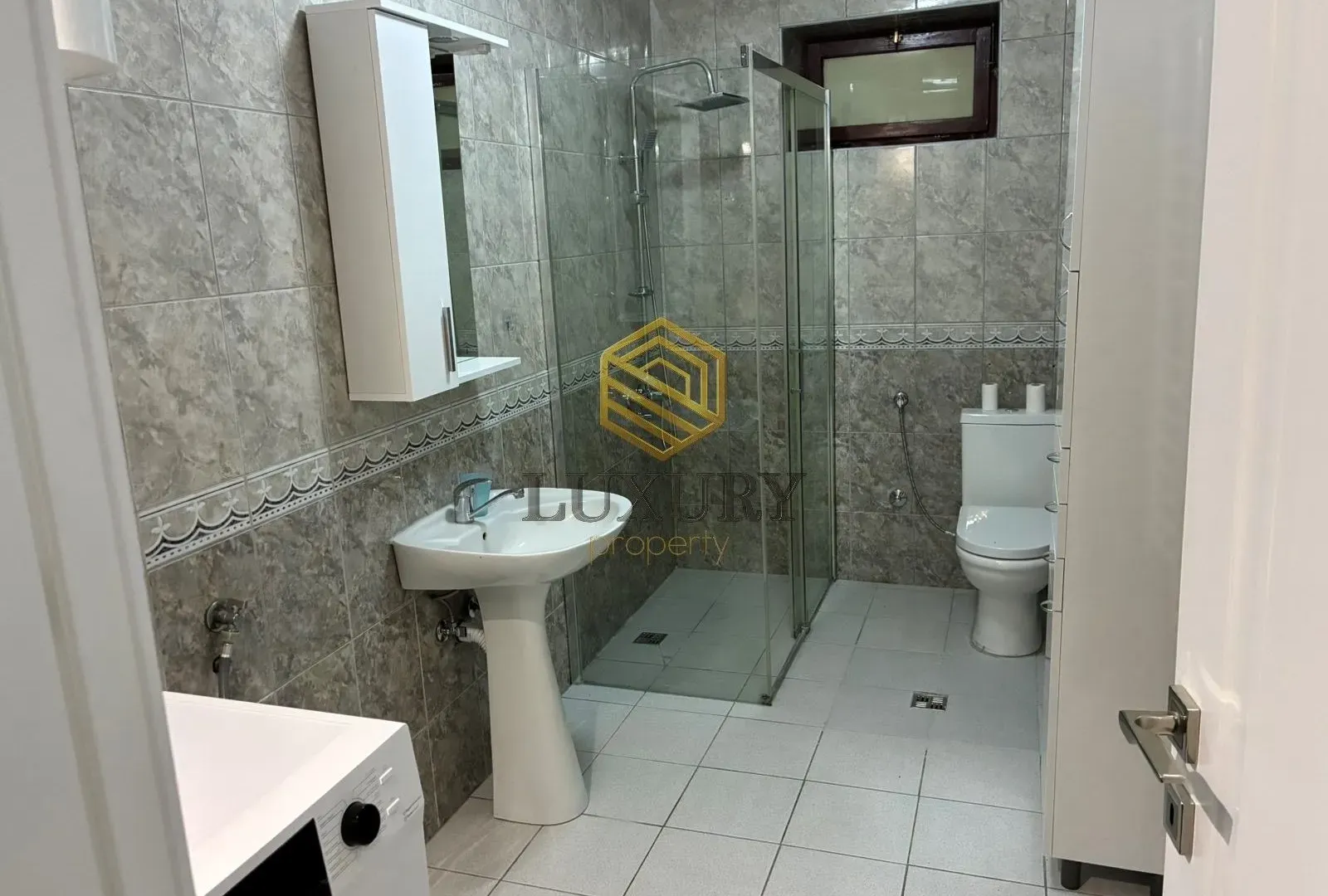 Rent, two bedroom apartment, 100m², Stari Aerodrom, Podgorica