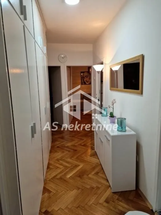 Rent, three bedroom apartment, 73m², Slavija, Vračar Sve Podlokacije