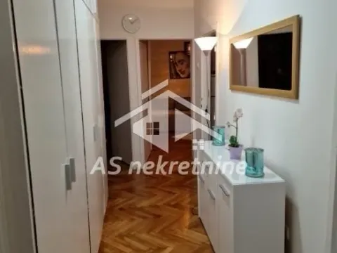 Rent, three bedroom apartment, 73m², Slavija, Vračar Sve Podlokacije - image 19