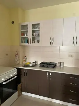 Izdavanje, jednosoban stan, 50m², City Kvart, Podgorica - image 8