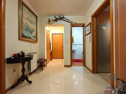 Izdavanje, trosoban stan, 115m², Stari Aerodrom, Podgorica - image 13