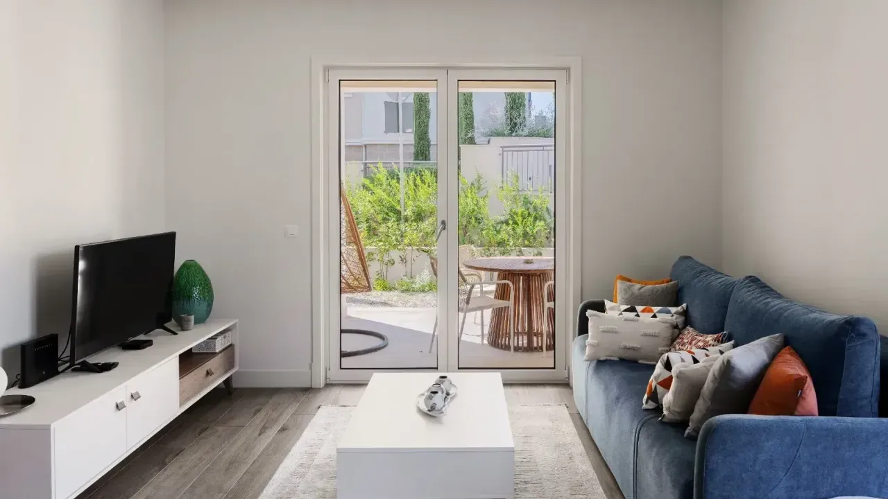 Izdavanje, stan, 72m², Tivat, Crna Gora