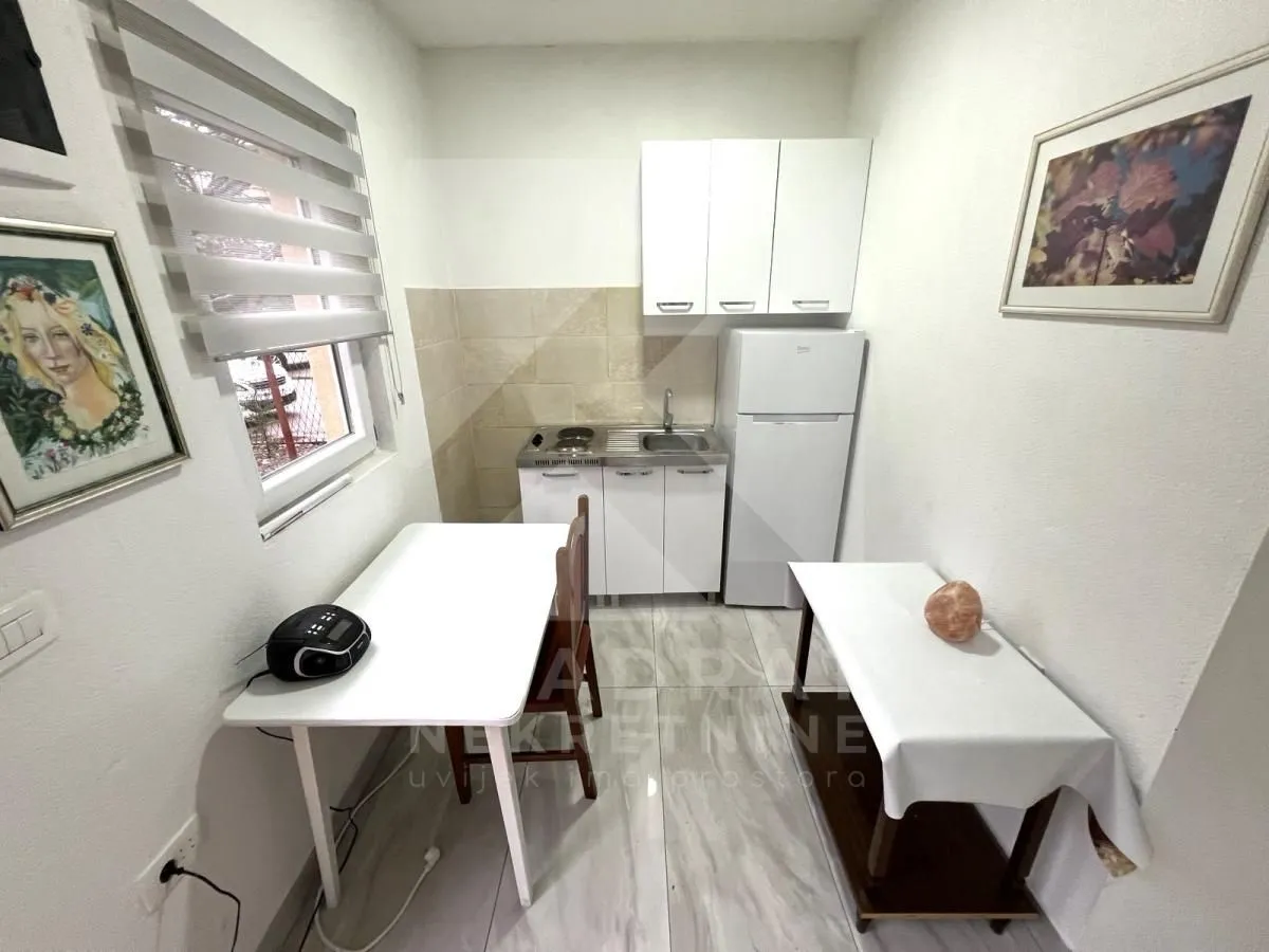 Rent, studio apartment, 31m², Stari Aerodrom, Podgorica