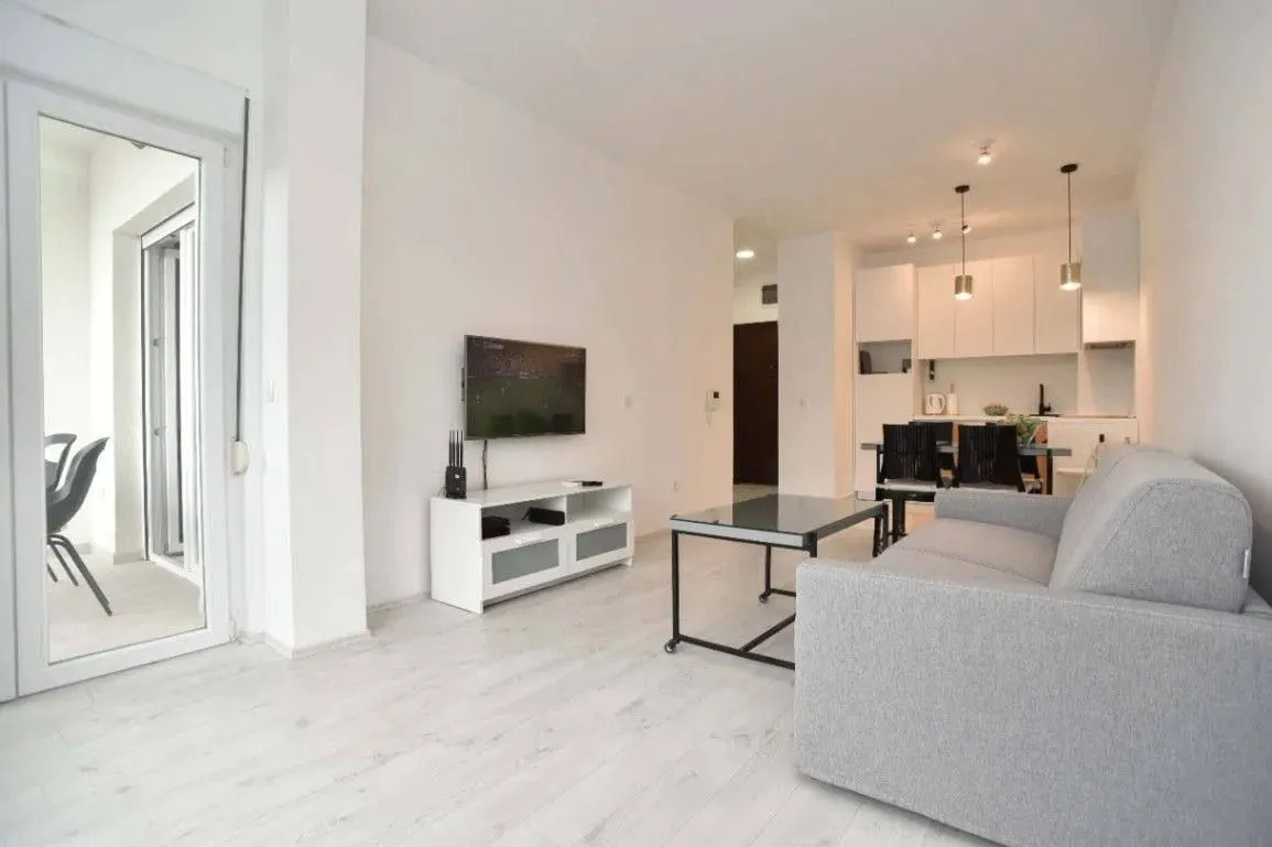 Izdavanje, jednosoban stan, 46m², Dubovica, Budva