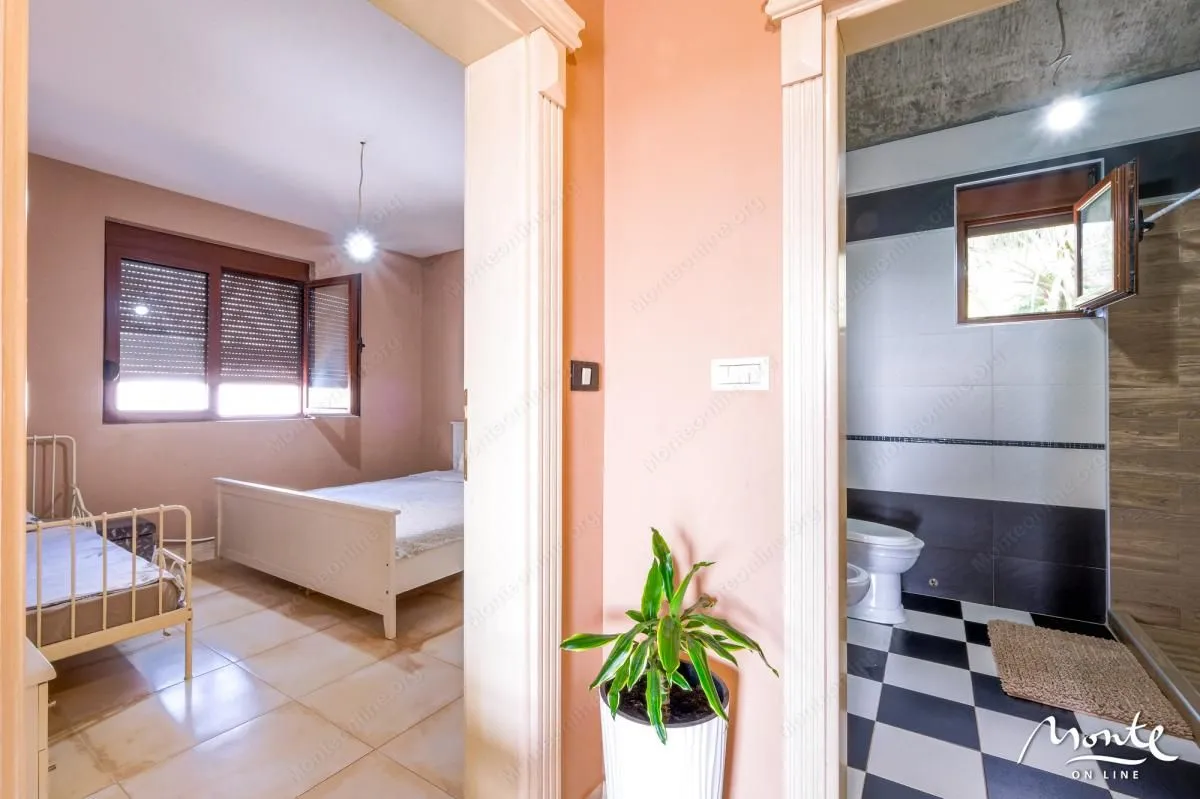 Sale, house, 280m², Bar, Crna Gora