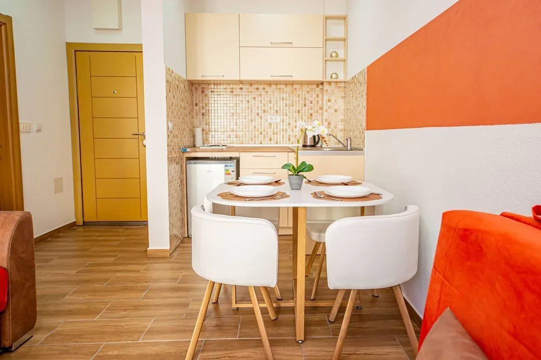 Izdavanje, jednosoban stan, 38m², Sutomore, Bar