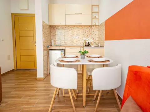 Rent, one bedroom apartment, 38m², Sutomore, Bar - image 6