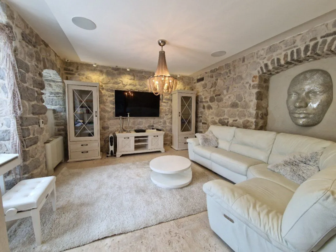 Sale, house, 731m², Stoliv, Kotor