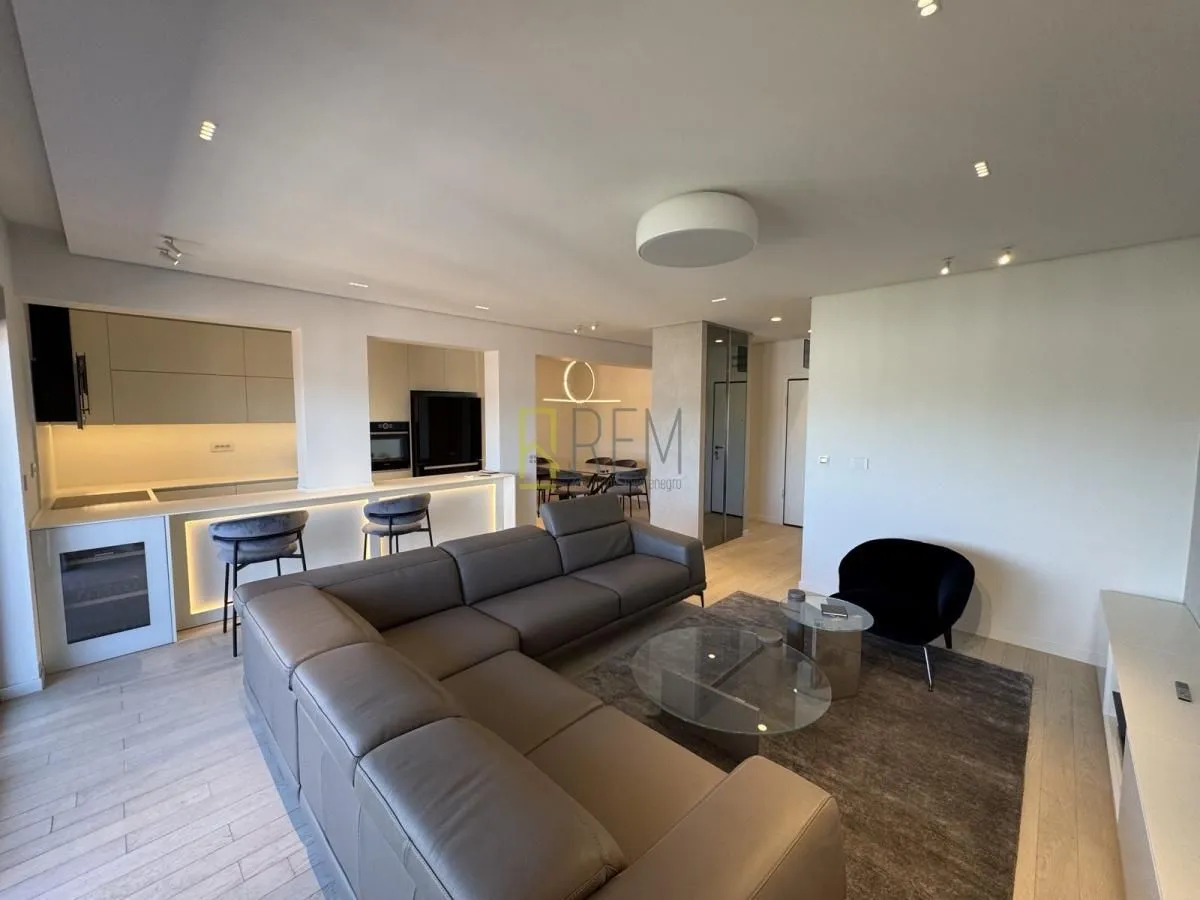 Rent, three bedroom apartment, 136m², Master Kvart, Podgorica