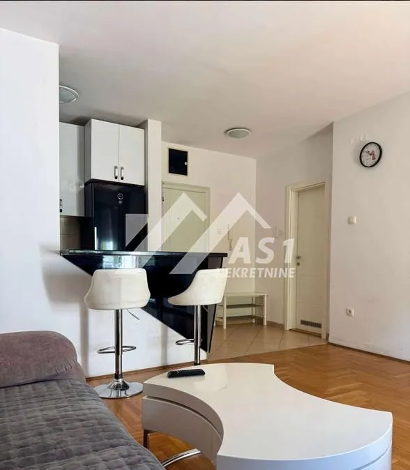 Izdavanje, jednosoban stan, 41m², Grbavica, Novi Sad Sve Podlokacije