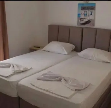 Prodaja, kuća, 220m², Dobra Voda, Bar - image 5