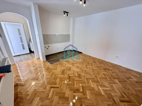 Prodaja, garsonjera, 24m², Stari grad, Novi Sad - image 2