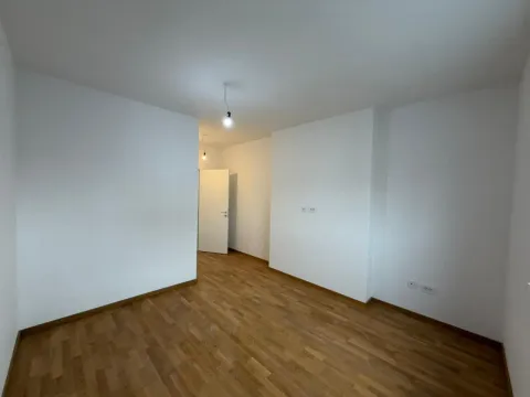 Prodaja, trosoban stan, 105m², Stari Aerodrom, Podgorica - image 8