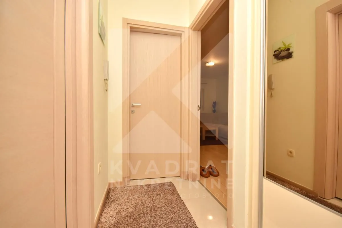 Izdavanje, jednosoban stan, 46m², City Kvart, Podgorica