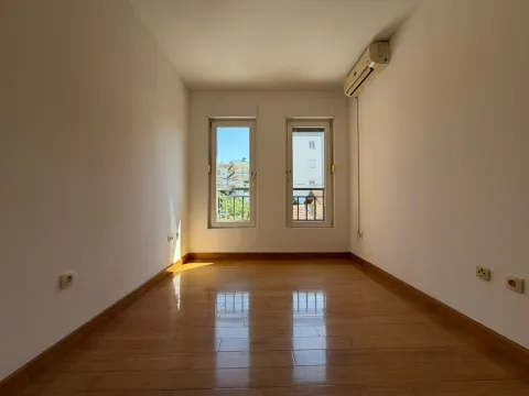 Rent, four bedroom apartment, 109m², Vezirov Most, Podgorica - image 6