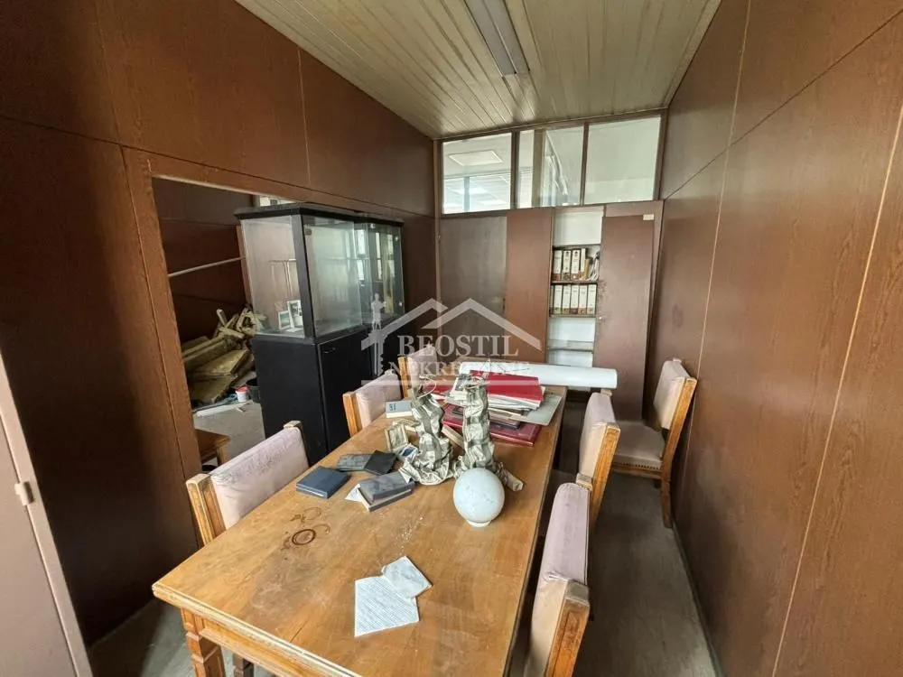 Rent, office space, 260m², Kluz, Zvezdara Sve Podlokacije