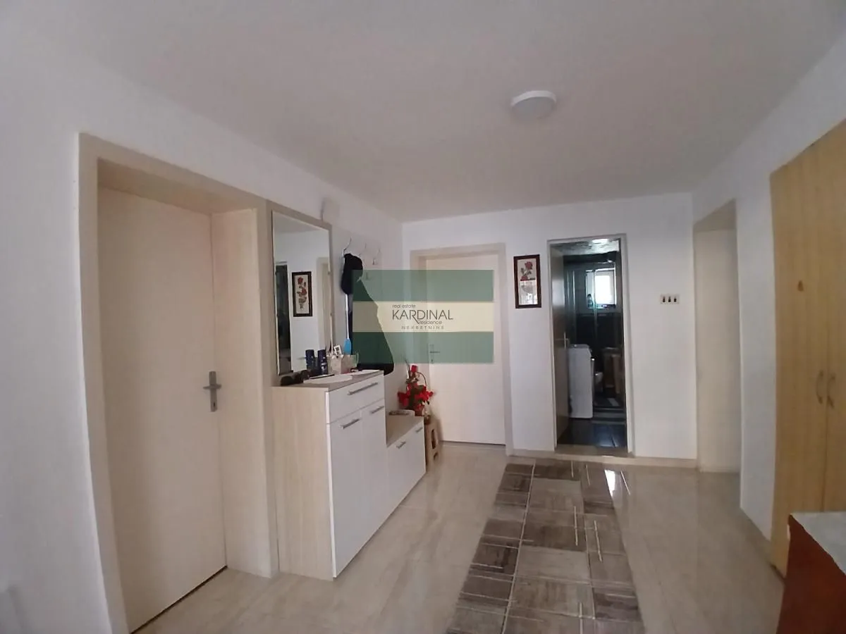 Prodaja, kuća, 226m², Tavrića obori, Jagodina