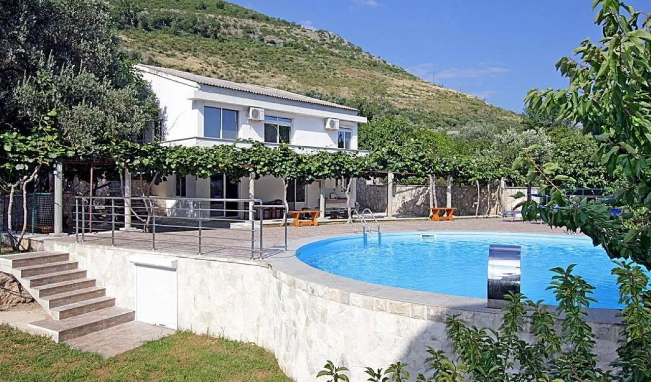 Sale, house, 300m², Reževići, Budva