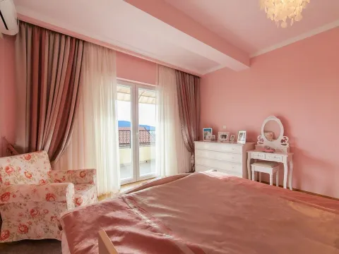 Sale, two bedroom apartment, 90m², Tivat, Crna Gora - image 6