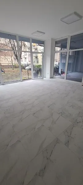 Rent, office space, 124m², Palilula, Niš