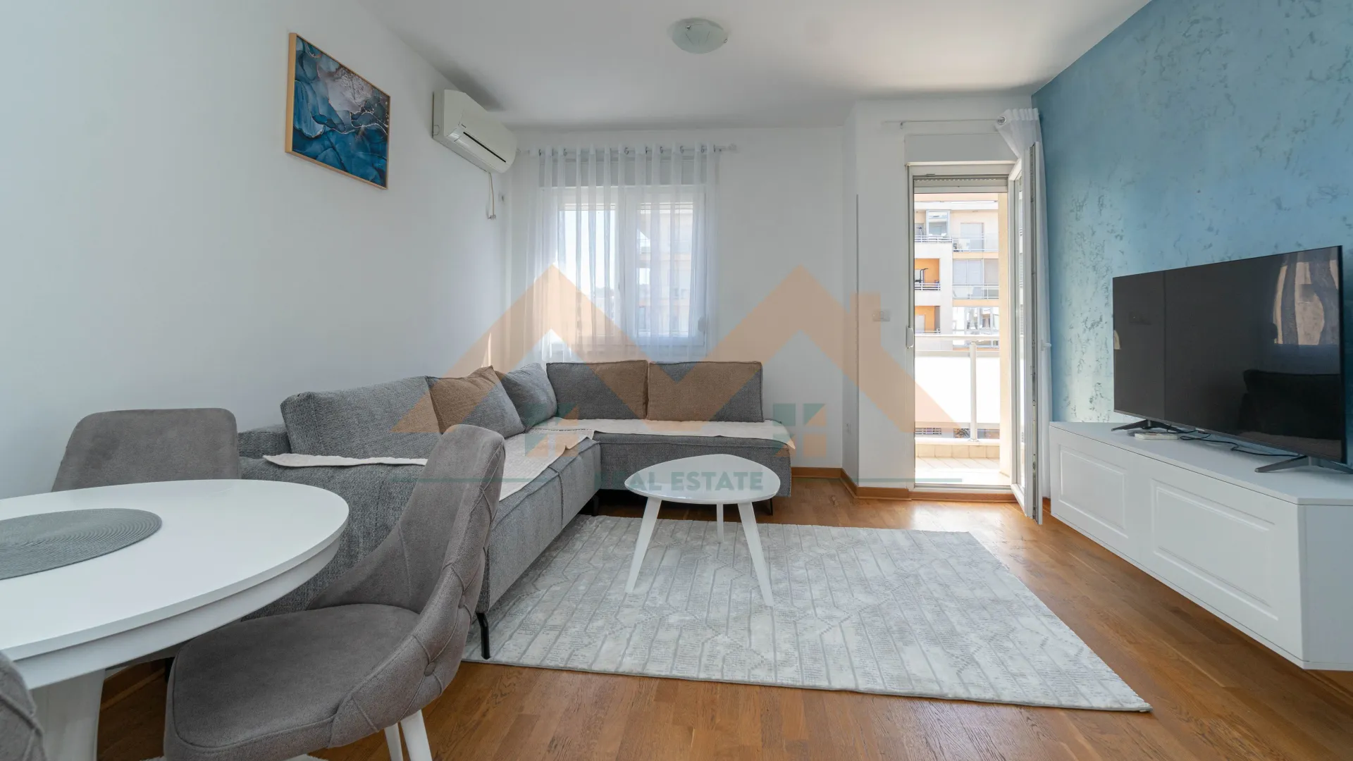 Izdavanje, jednosoban stan, 43m², City Kvart, Podgorica