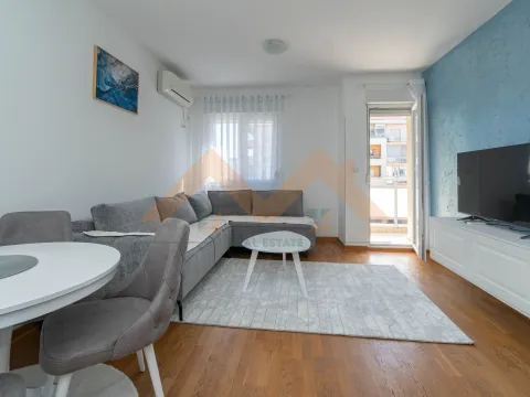 Izdavanje, jednosoban stan, 43m², City Kvart, Podgorica