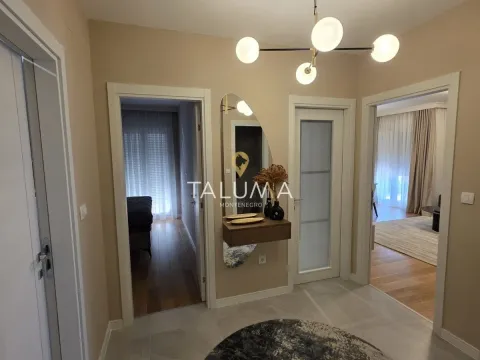 Izdavanje, dvosoban stan, 80m², Central Point, Podgorica - image 9