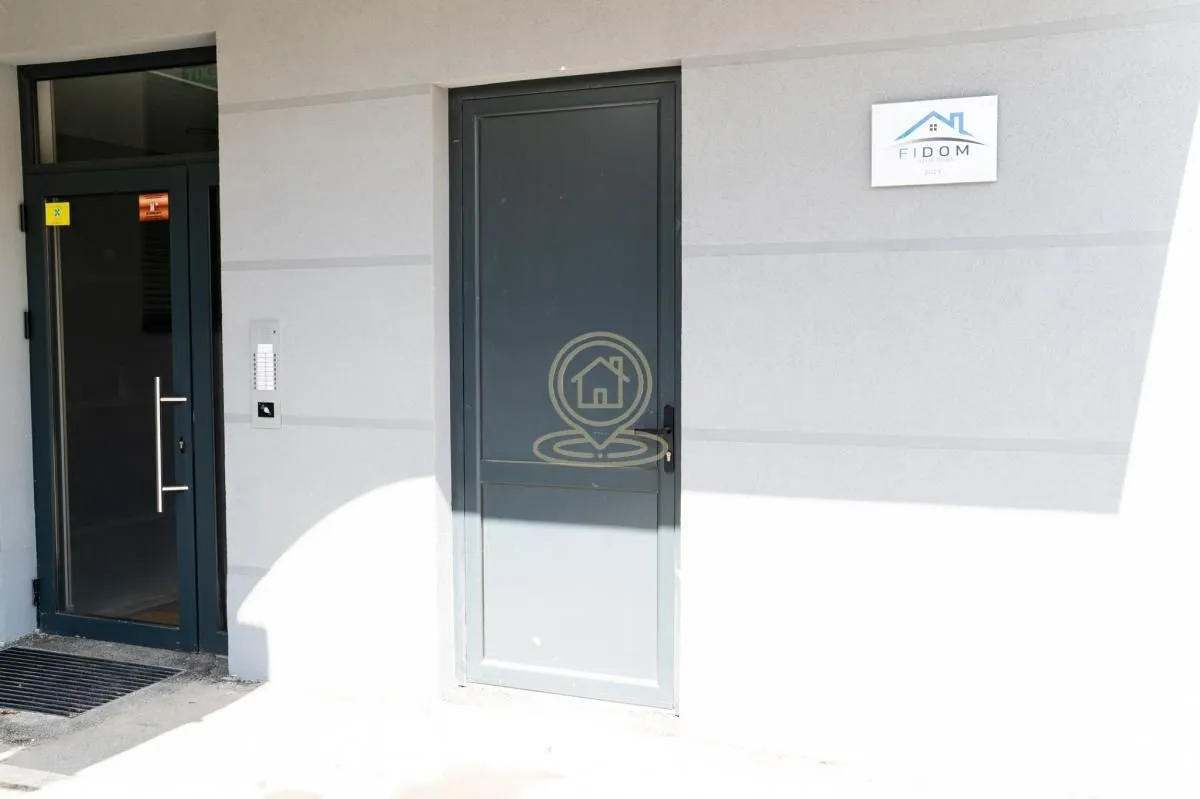 Izdavanje, poslovni prostor, 340m², Telep, Novi Sad Sve Podlokacije