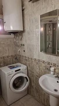 Izdavanje, jednosoban stan, 58m², Centar, Podgorica - image 7