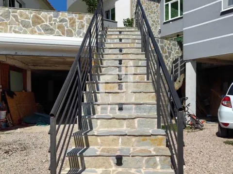 Prodaja, kuća, 220m², Bar, Crna Gora - image 17