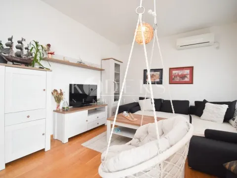 Izdavanje, jednosoban stan, 50m², City Kvart, Podgorica - image 1