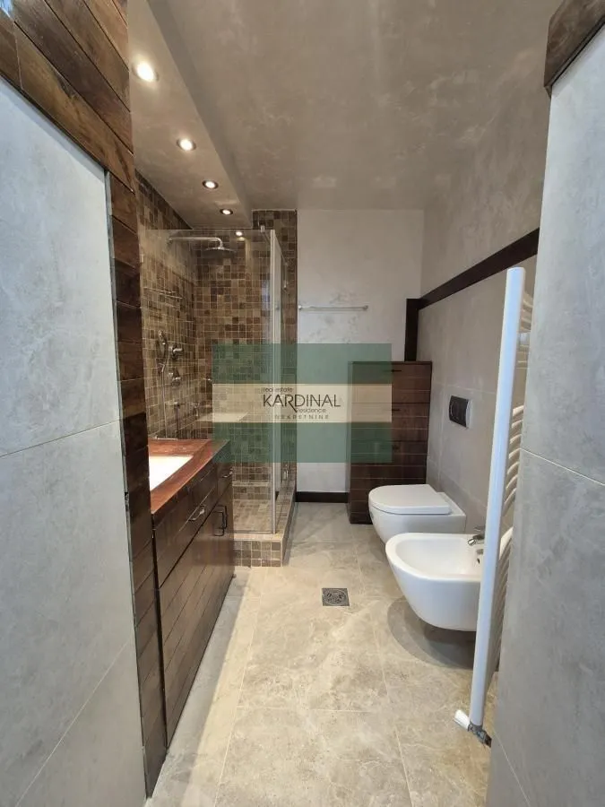 Prodaja, trosoban stan, 95m², Vašarište, Jagodina