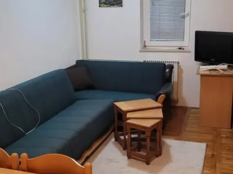 Prodaja, jednosoban stan, 38m², Bulevar Oslobodjenja, Novi Sad Sve Podlokacije