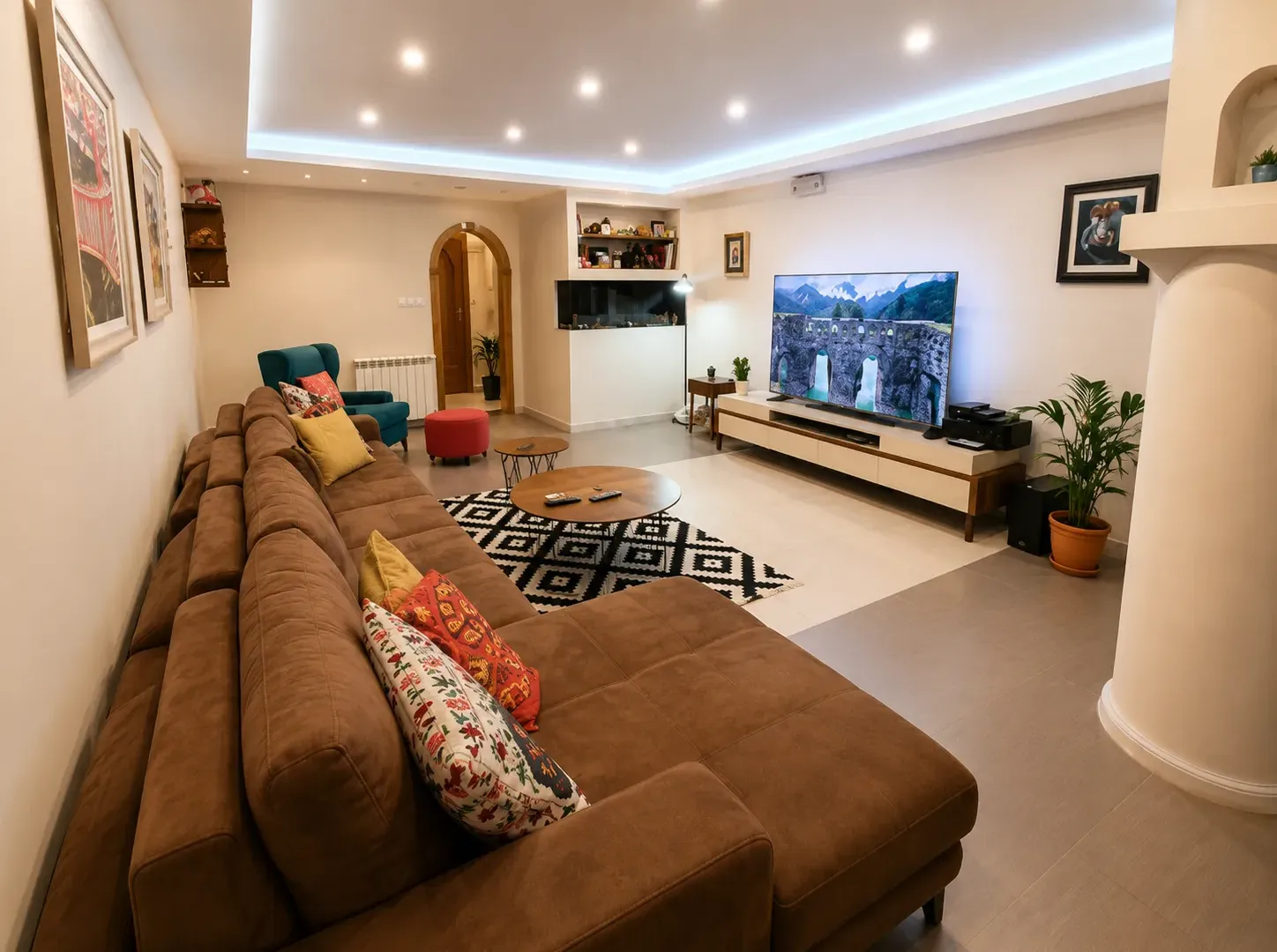 Izdavanje, kuća, 200m², Gorica C, Podgorica