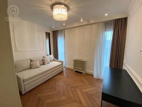 Izdavanje, četvorosoban stan, 170m², Čubura, Beograd - image 13