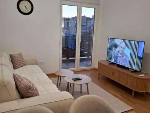 Rent, one bedroom apartment, 47m², Pobrežje, Podgorica - image 6