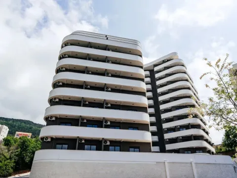 Rent, one bedroom apartment, 40m², Bečići, Budva - image 23