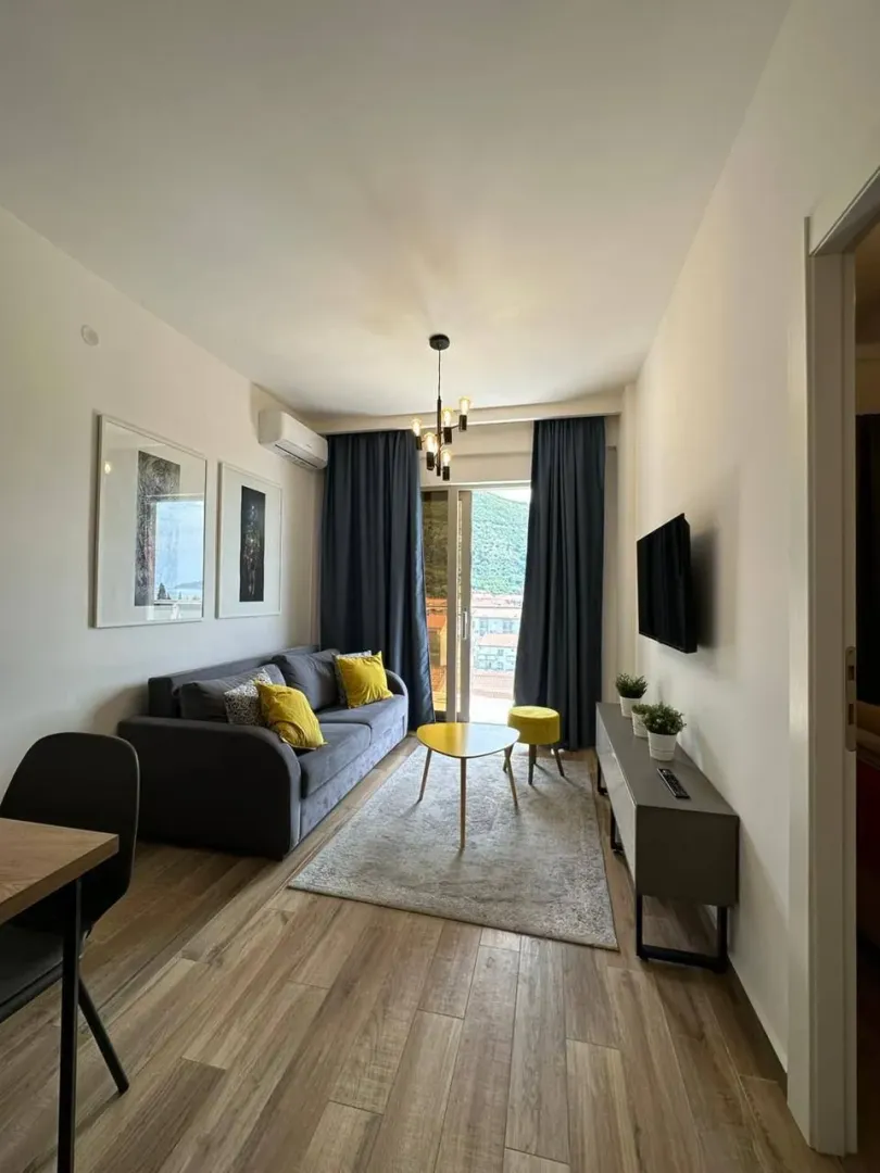 Rent, one bedroom apartment, 43m², Centar, Budva