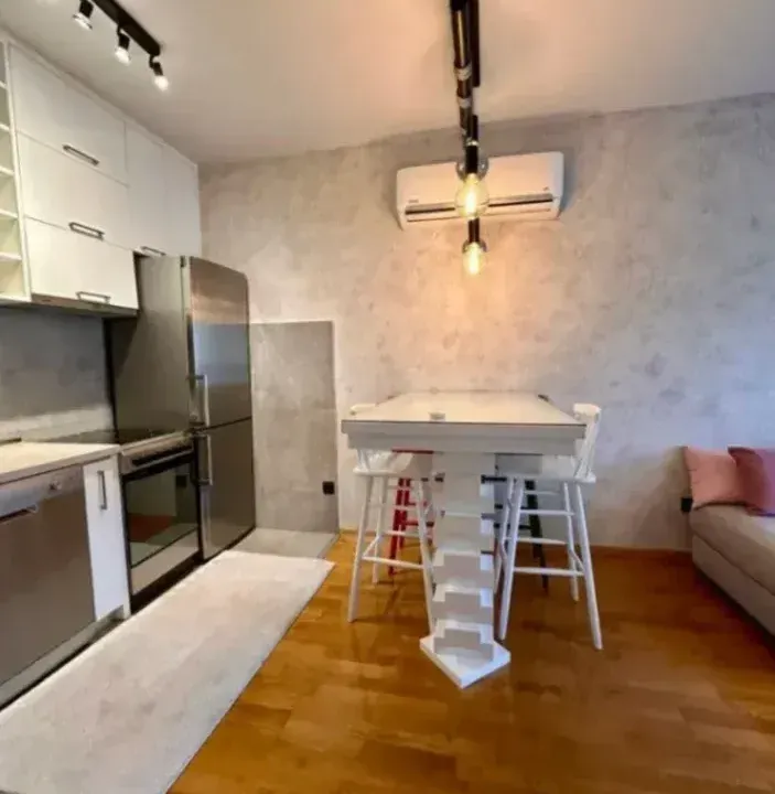 Izdavanje, dvosoban stan, 60m², Ljubović, Podgorica