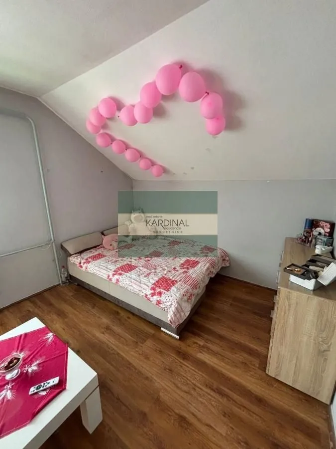 Prodaja, kuća, 190m², Sremska Mitrovica, Srbija